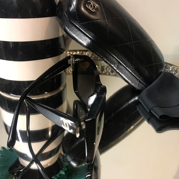 🍬Chanel 🕶🍬SOLD - Picture 3 of 8